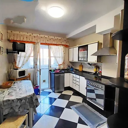 Piso En A 100 Metros De La Playa Apartment *